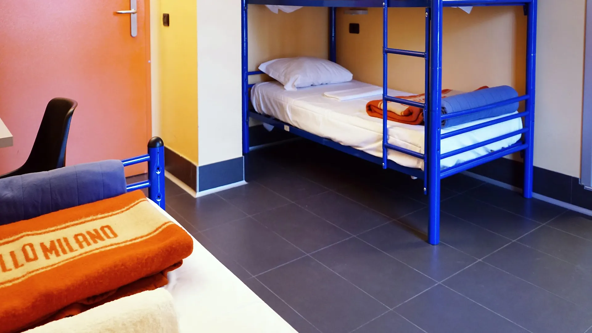 Hostel Ostello Aig Piero Rotta Milan