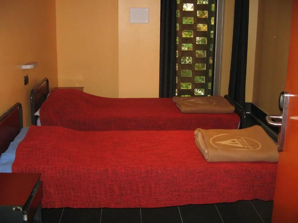 Ostello Aig Piero Rotta Milan Hostel