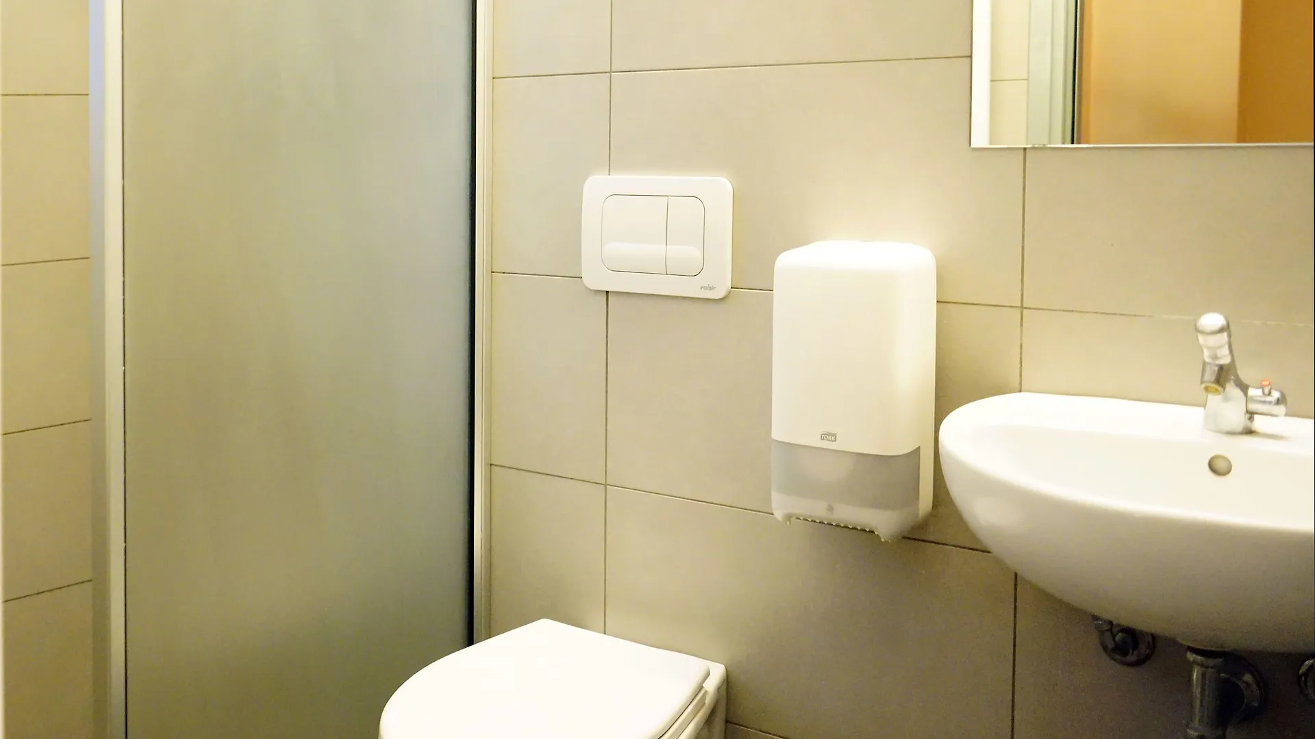 Hostel Ostello Aig Piero Rotta Milan