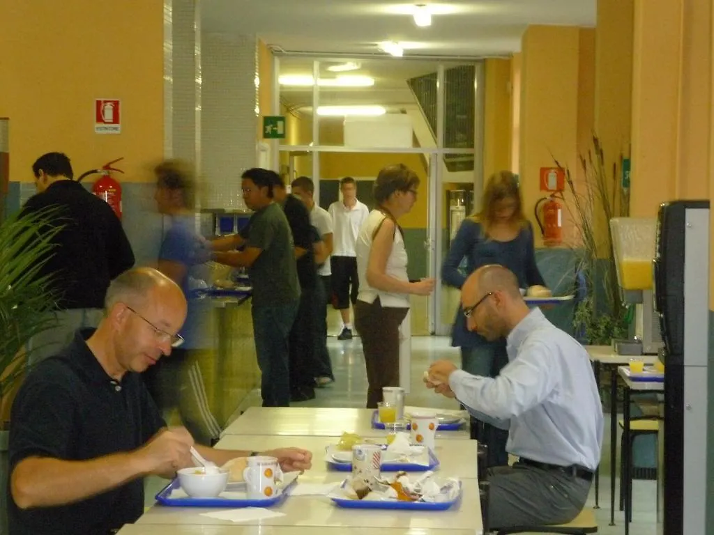 Hostel Ostello Aig Piero Rotta Milan